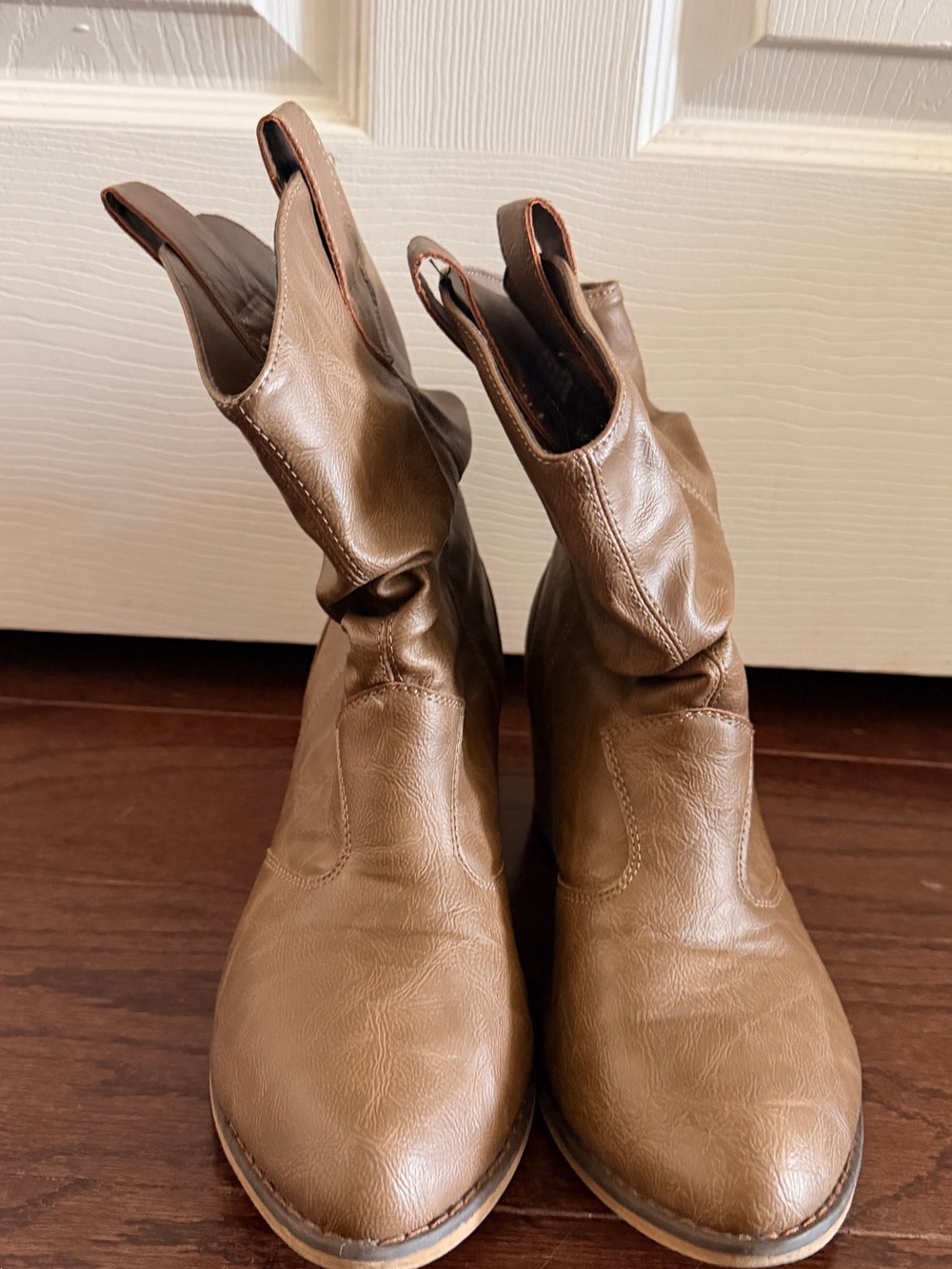 Charles Albert Tan Vegan Leather Slouchy Western Cowboy Ankle Boots 10M SP-08017